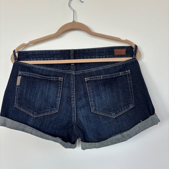 Paige short shorts - Picture 3 of 3